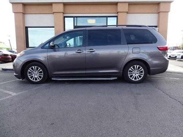 2015 Toyota Sienna 