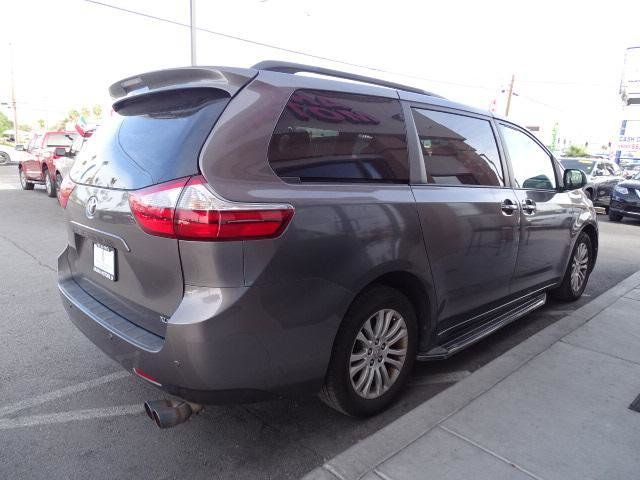 2015 Toyota Sienna 