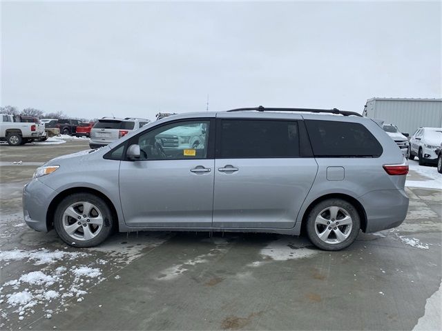 2015 Toyota Sienna 