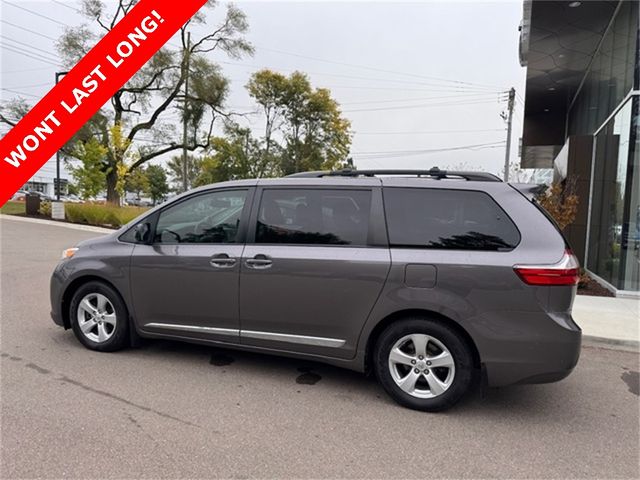 2015 Toyota Sienna 