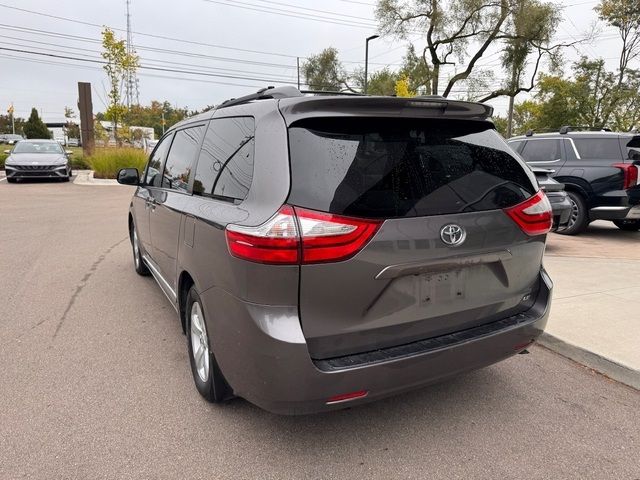 2015 Toyota Sienna 