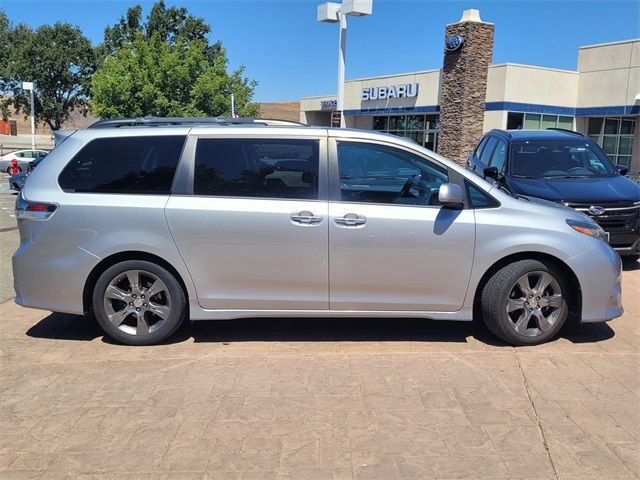 2015 Toyota Sienna 