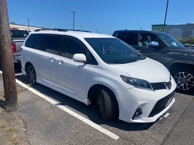 2015 Toyota Sienna SE