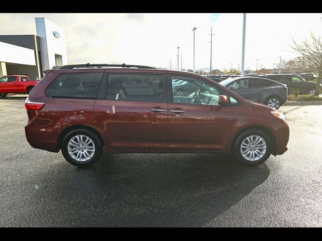 2015 Toyota Sienna 