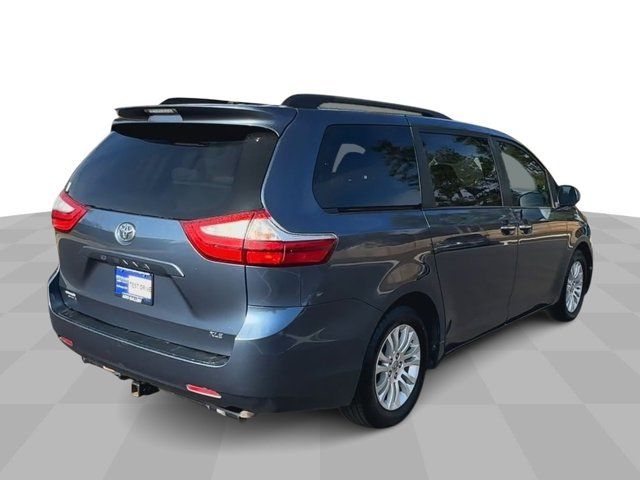 2015 Toyota Sienna XLE