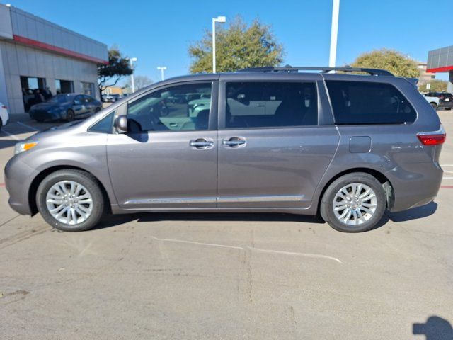 2015 Toyota Sienna 