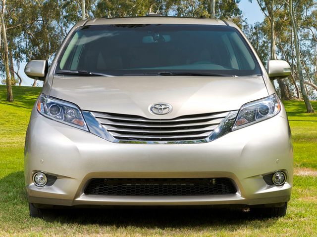 2015 Toyota Sienna 