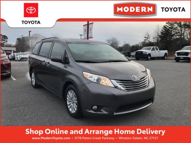 2015 Toyota Sienna 