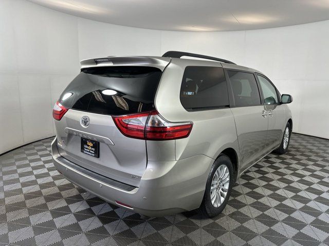 2015 Toyota Sienna 