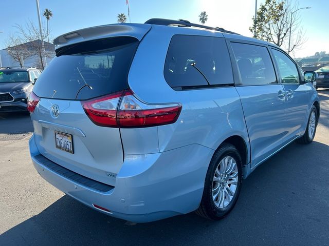 2015 Toyota Sienna 