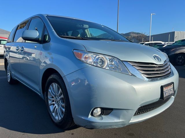 2015 Toyota Sienna 