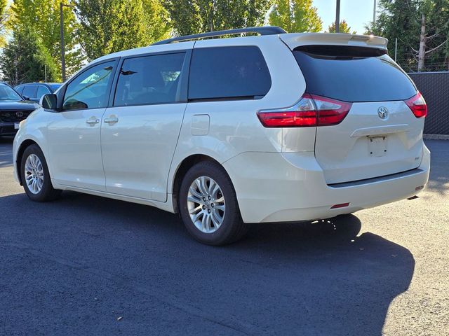 2015 Toyota Sienna 