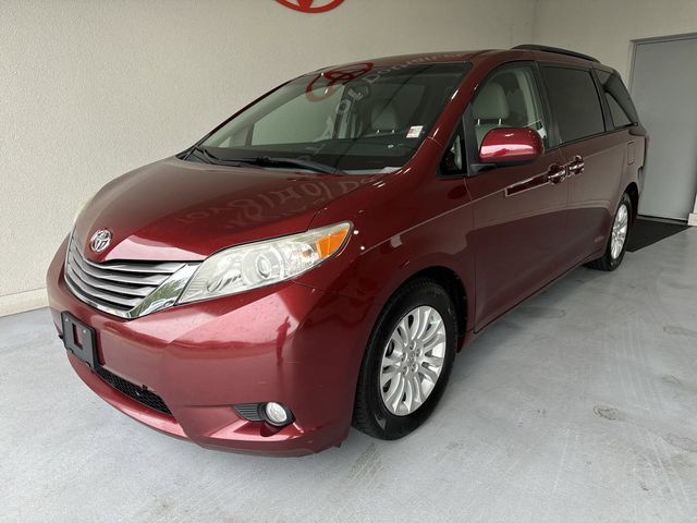 2015 Toyota Sienna XLE