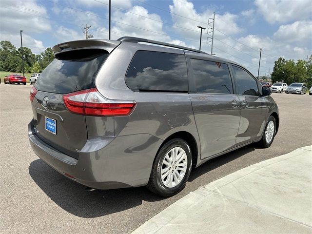 2015 Toyota Sienna 