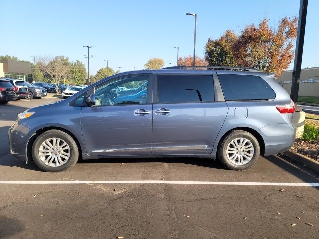 2015 Toyota Sienna 