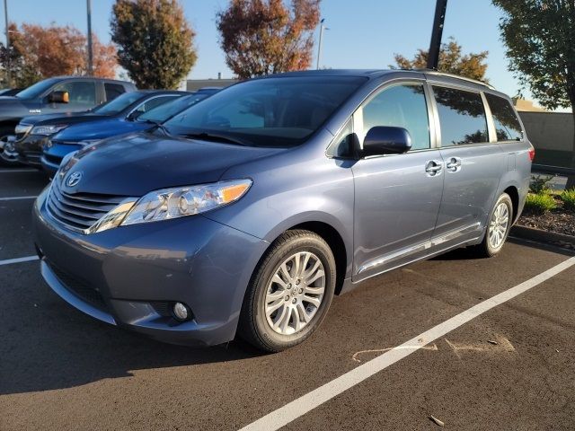 2015 Toyota Sienna 