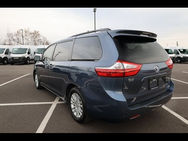 2015 Toyota Sienna 