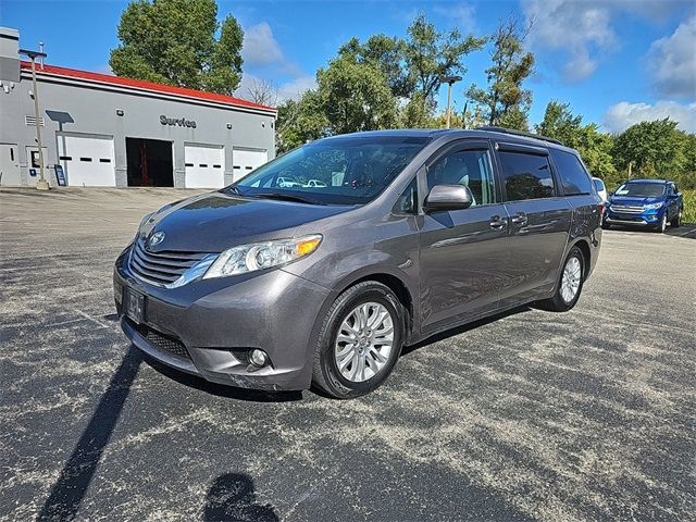 2015 Toyota Sienna XLE