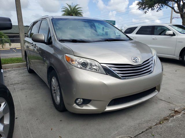 2015 Toyota Sienna 