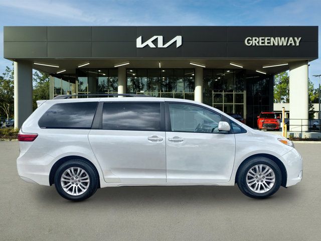 2015 Toyota Sienna XLE