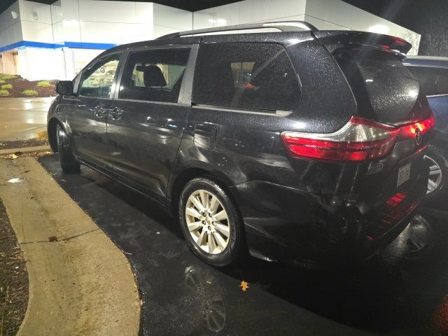 2015 Toyota Sienna LE