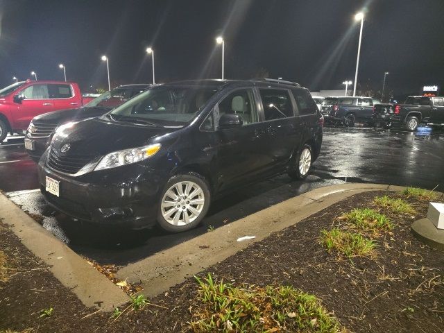 2015 Toyota Sienna LE