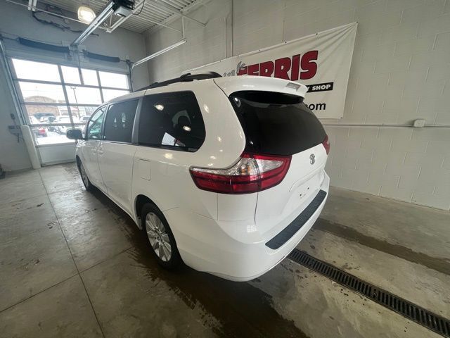 2015 Toyota Sienna LE