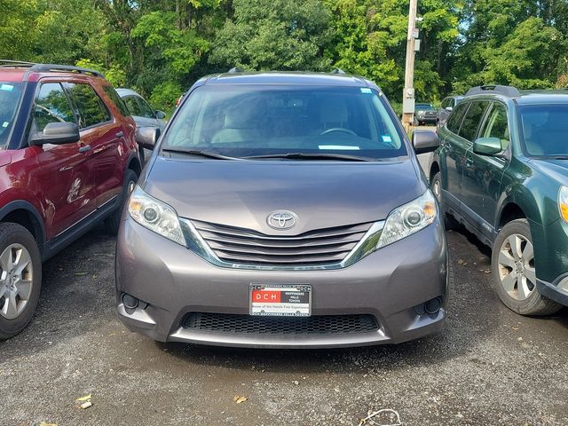 2015 Toyota Sienna LE