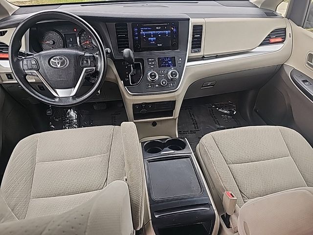 2015 Toyota Sienna LE