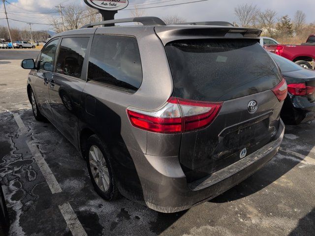 2015 Toyota Sienna LE