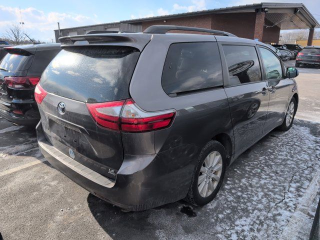 2015 Toyota Sienna LE