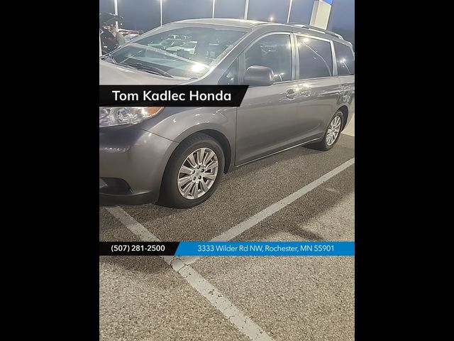 2015 Toyota Sienna LE