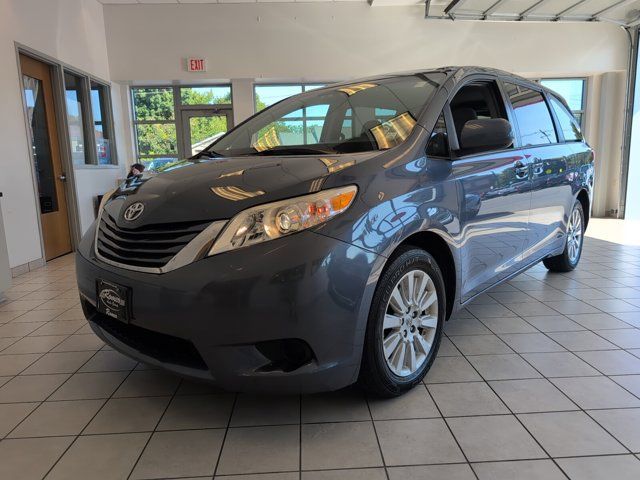 2015 Toyota Sienna LE