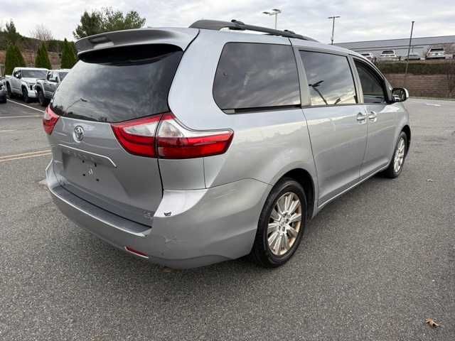 2015 Toyota Sienna LE