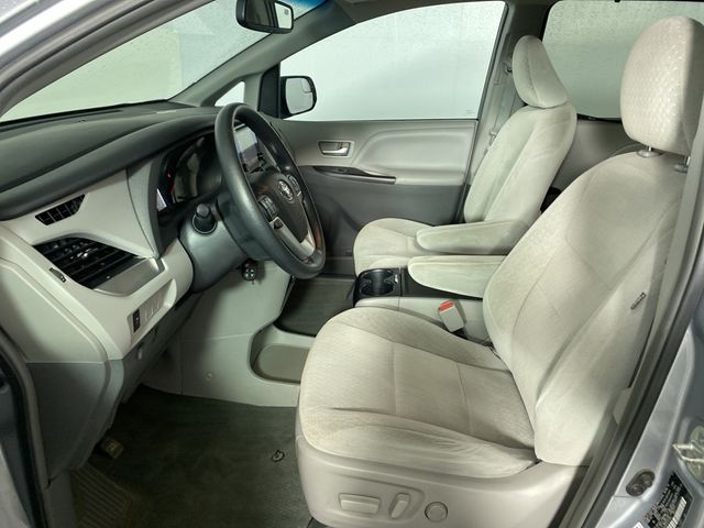 2015 Toyota Sienna LE