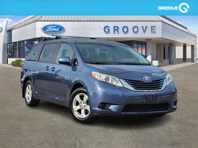 2015 Toyota Sienna LE