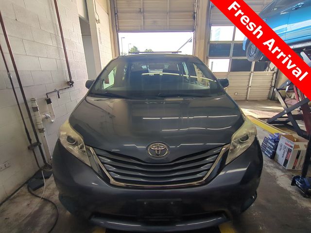 2015 Toyota Sienna LE