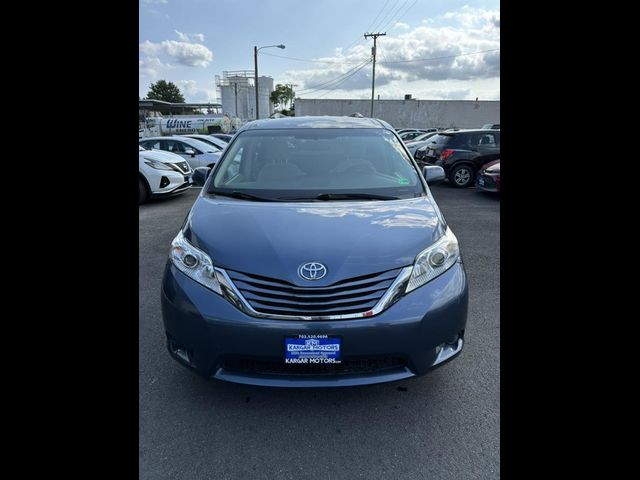 2015 Toyota Sienna LE