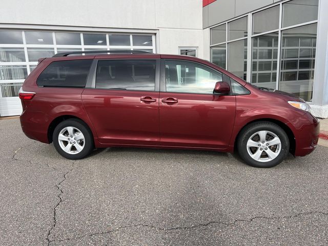 2015 Toyota Sienna LE