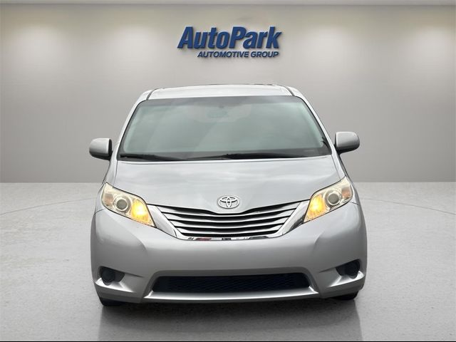 2015 Toyota Sienna LE Auto Access Seat