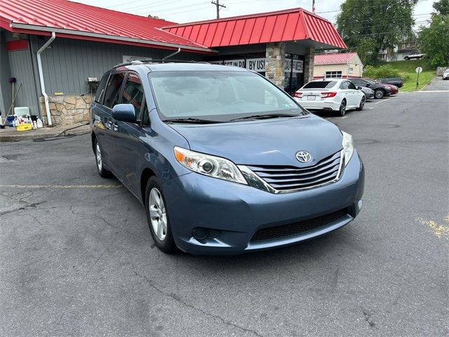 2015 Toyota Sienna LE Auto Access Seat