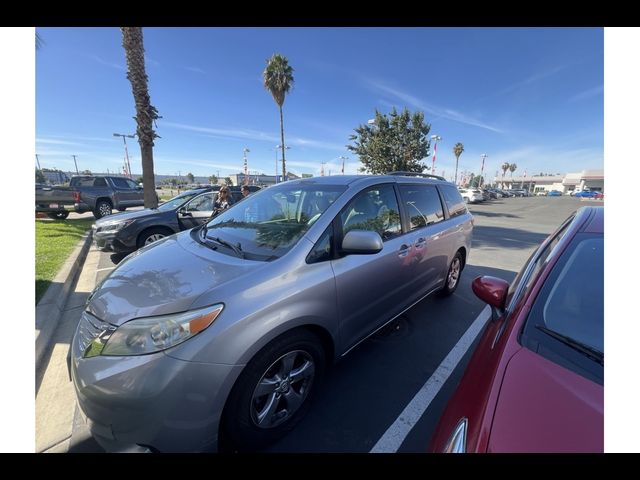 2015 Toyota Sienna LE