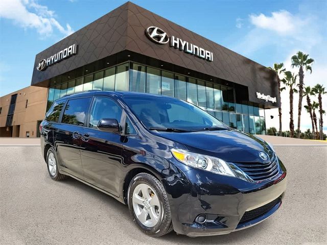 2015 Toyota Sienna LE