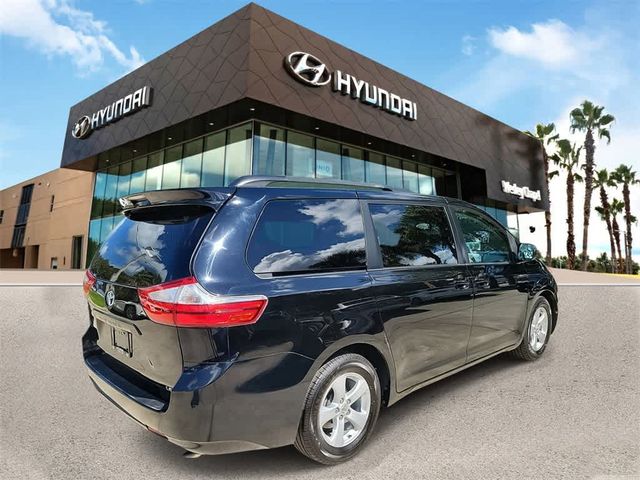 2015 Toyota Sienna LE