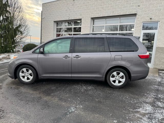 2015 Toyota Sienna LE Auto Access Seat