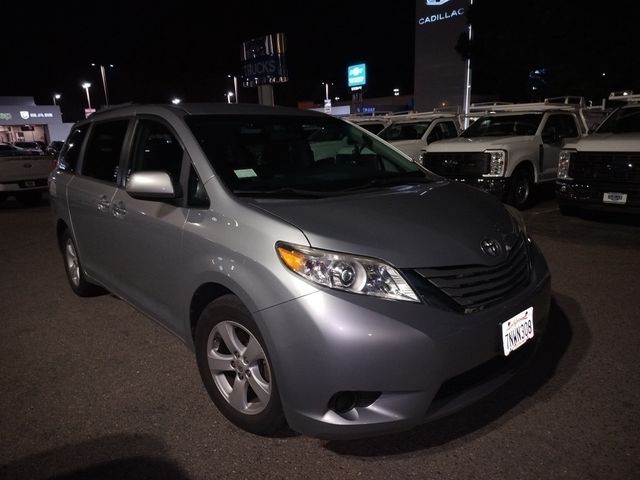 2015 Toyota Sienna LE