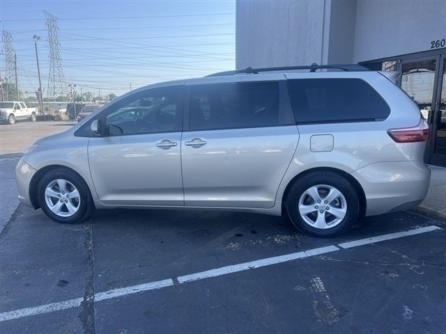 2015 Toyota Sienna LE