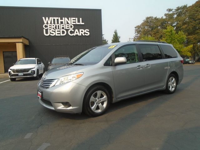 2015 Toyota Sienna LE Auto Access Seat