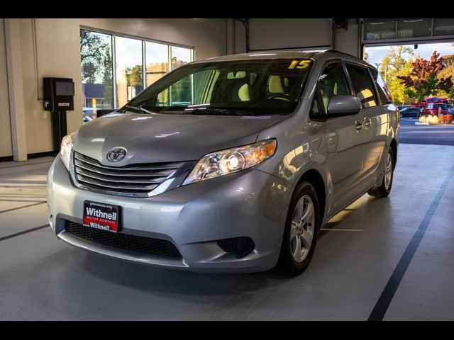 2015 Toyota Sienna LE Auto Access Seat