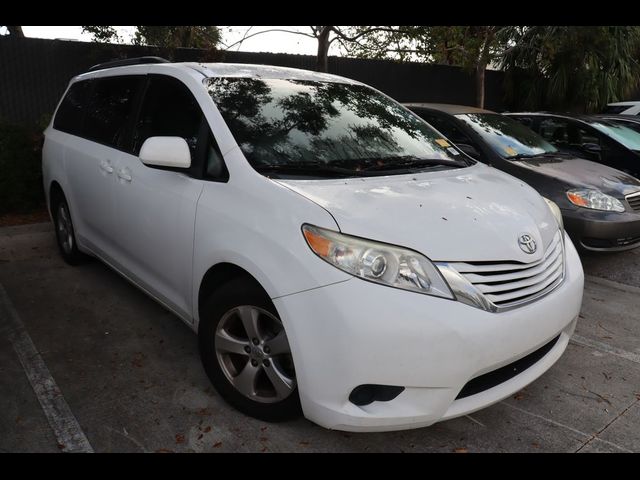 2015 Toyota Sienna LE